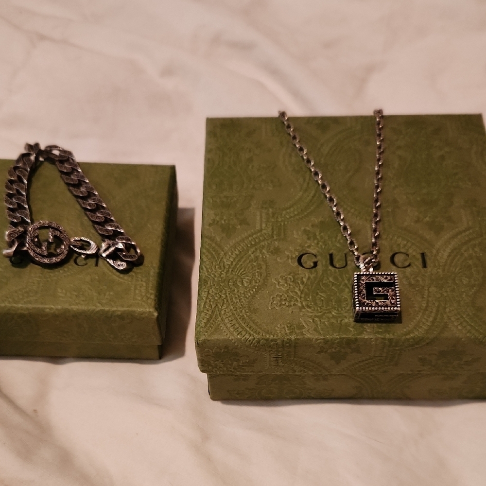 Gucci Silver Necklace and Bracelet Set